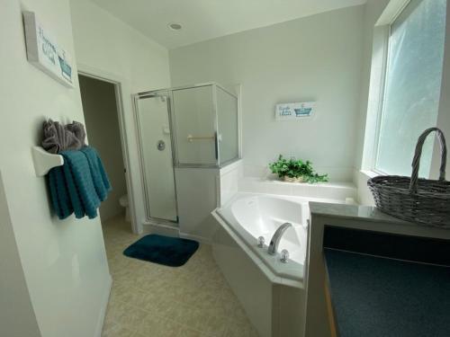 Pool Home And Hot Tub In Golf Resort! Home