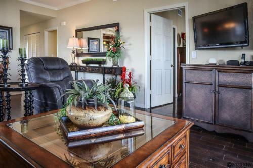 Hibiscus Pointe 764 By Kathy Nesbit Vacations
