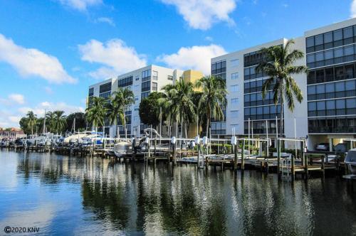 Hibiscus Pointe 764 By Kathy Nesbit Vacations
