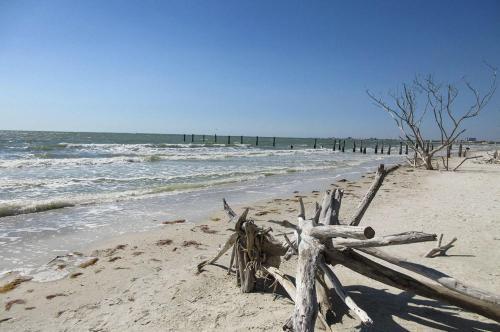 Estero Beach & Tennis 1108a By Kathy Nesbit Vacations