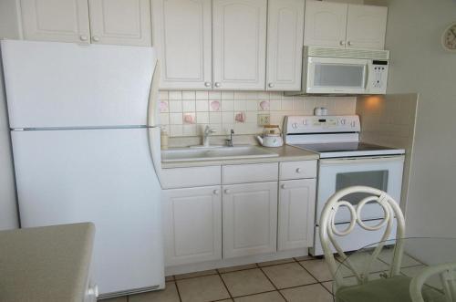 Estero Beach & Tennis 1108a By Kathy Nesbit Vacations