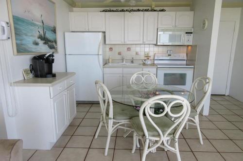 Estero Beach & Tennis 1108a By Kathy Nesbit Vacations