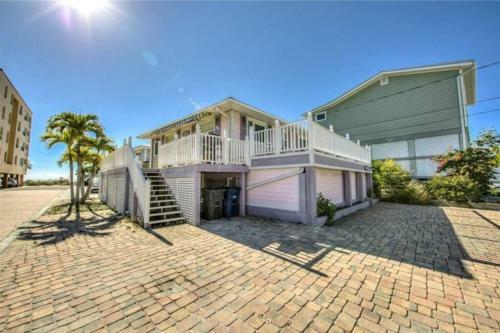 Upper Villa - Sunset Cottage At The Beach