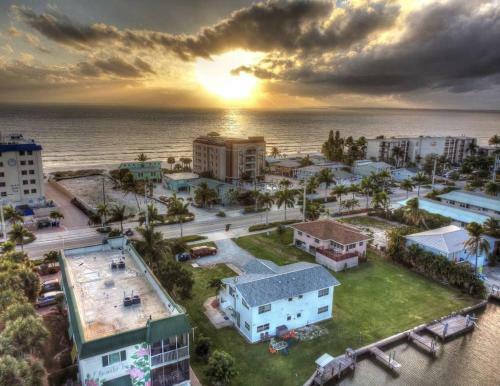 Apartamento 1 Beach Access, Close To Time's Square, On Water