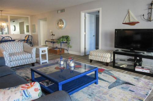 Creciente 213n By Kathy Nesbit Vacations