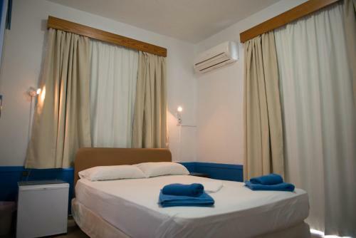 Le Village Hotel