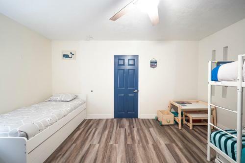 Newly Renovated 3br2ba Duplex With Private Dock