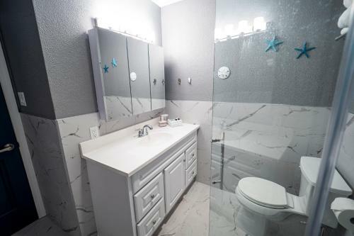 Newly Renovated 3br2ba Duplex With Private Dock