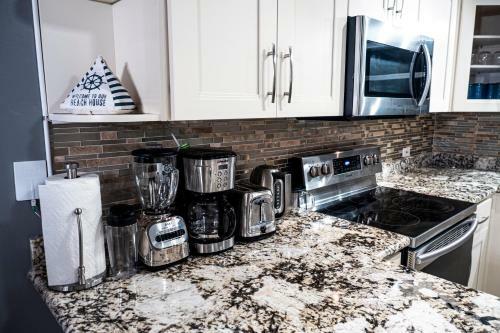 Newly Renovated 3br2ba Duplex With Private Dock