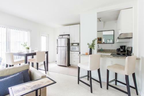 Lovely Apartment On The Canal With A Pool