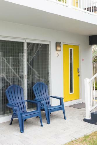 Lovely Apartment On The Canal With A Pool