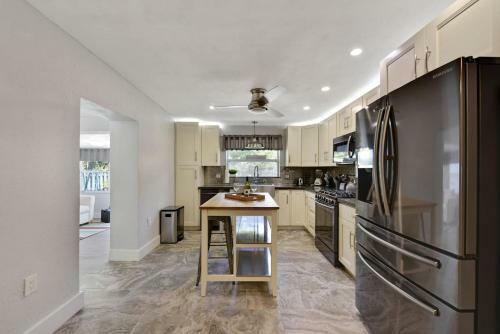 Hostal Private Beautiful Cabana Pool Home In Sfl