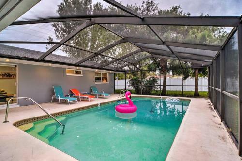 Updated Largo Home With Private Pool And Lanai!