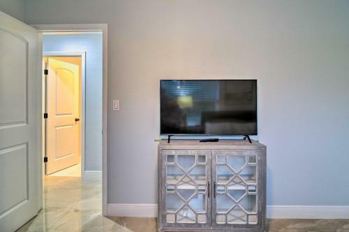 Updated Largo Home With Private Pool And Lanai!