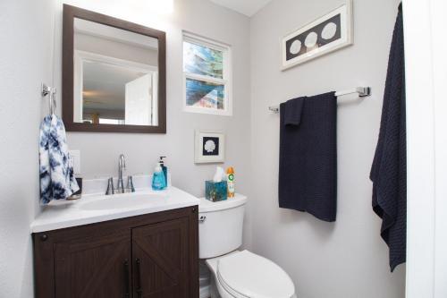 5 O'clock Somewhere - Short Term Rental Home