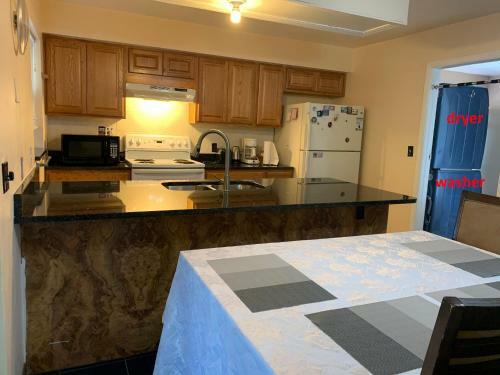 House 3br 1-bath, 8-min From Indian Rocks Beach, Nice Park Thru Back Gate
