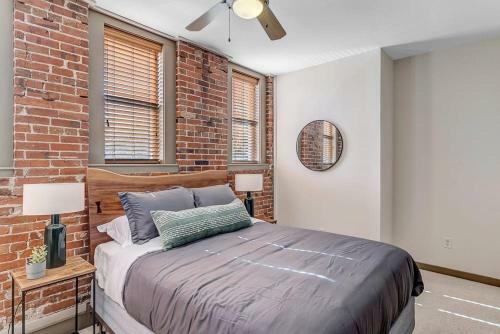 Modern, Insta-worthy 2b Townhome In Walkable Springfield!