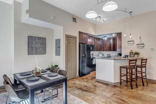 Modern, Insta-worthy 2b Townhome In Walkable Springfield!