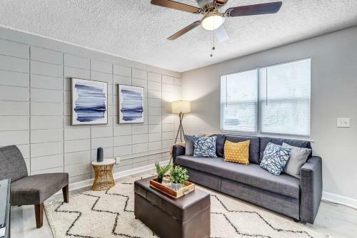 Cozy Apartment On Shaded Street!