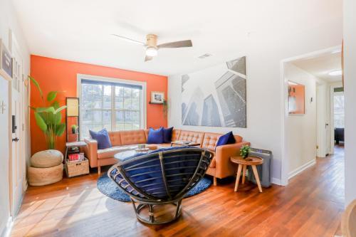 Lakeshore's Sunny Home