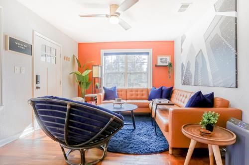 Lakeshore's Sunny Home