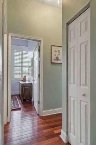 Stylish 2 Br Apartment - Perfect For Relaxing!