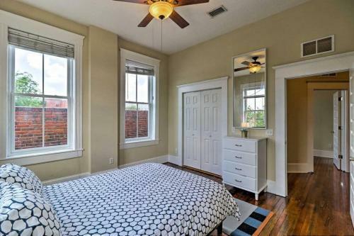 Airy Apartment In Historic Springfield