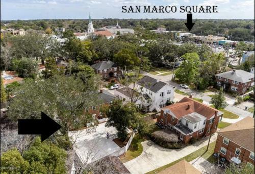 Modern 2 Br Condo - 2 Block From San Marco