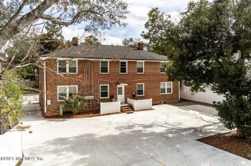 Modern 2 Br Condo - 2 Block From San Marco
