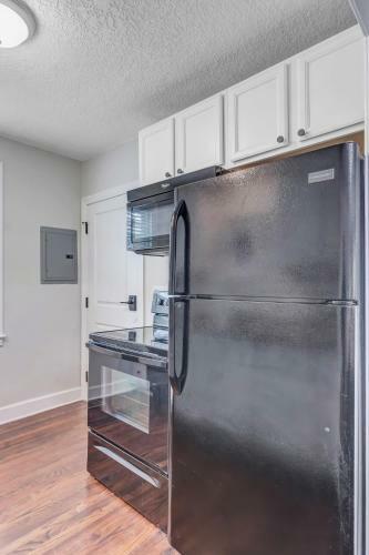Modern 2 Br Condo - 2 Block From San Marco