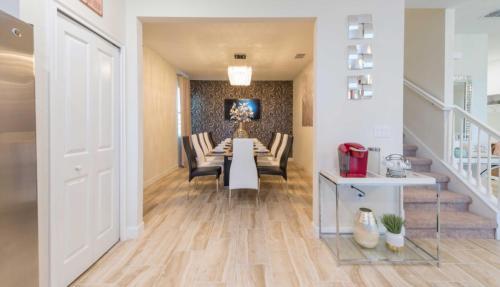 Champions Gate Grand Escape - Six Bedroom Home