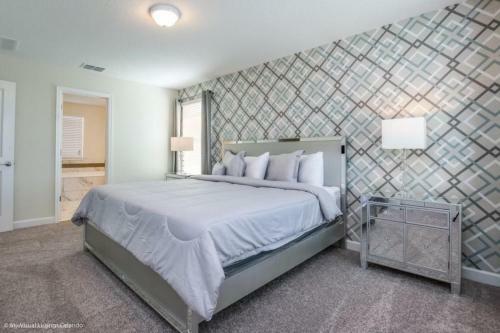 5 Bed Pool With Overflowing Spa In Champions Gate! Villa