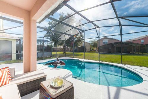 Disney?s Neighboor Modern Farm Style & Sunny Pool