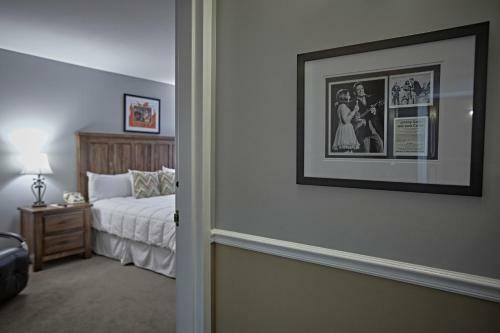 Don Hall's Guesthouse Hotel & Conference Center