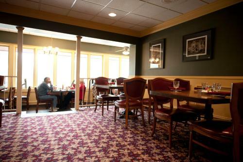 Don Hall's Guesthouse Hotel & Conference Center