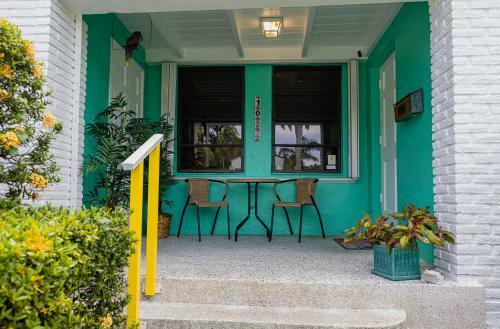 Charming Historical Paradise Home Close To Beach
