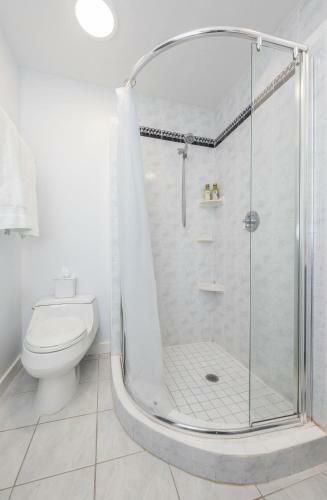 Cozy 4bdr 2 Bath Private Home With Heated Pool