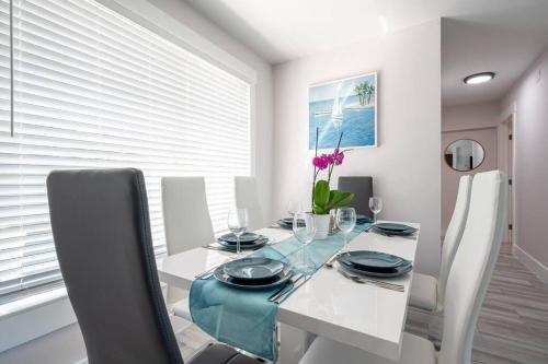 Supervilla - 3br 2ba - Jacuzzi - Brand New House!