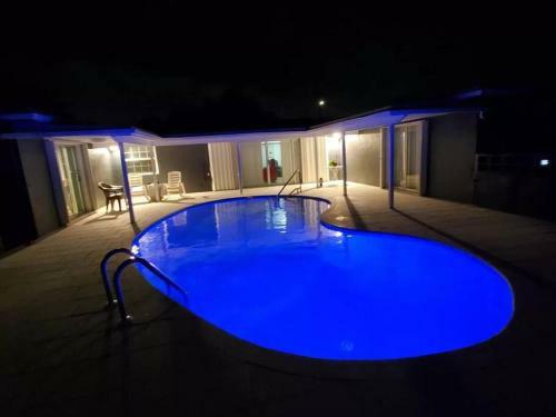 Garden Home In Heaven Sunny Pool Tiki Hut