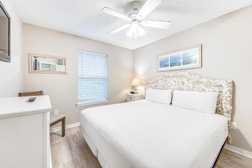 5 Bed 2 Bath Vacation Home In Destin