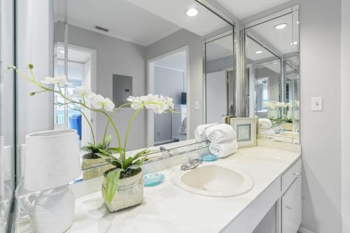 Cajun Fun 1060 Apartment