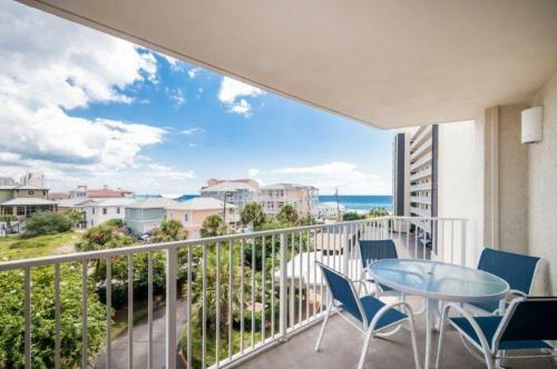 Mainsail Condominiums #332 By Destin Getaways