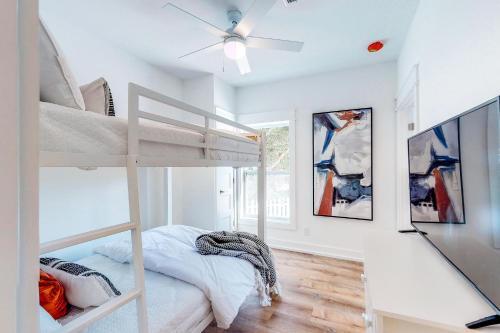 Cottages Of Crystal Beach: Clipper Cove