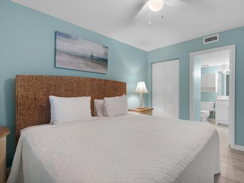 Pelican Beach Resort II