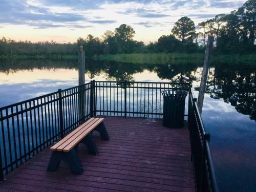 Beautiful 3 Bedroom Apartment Minutes From Disney!