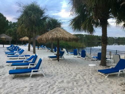 Beautiful 3 Bedroom Apartment Minutes From Disney!