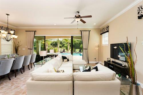 Reunion Resort 10 Guest Groom And Pool