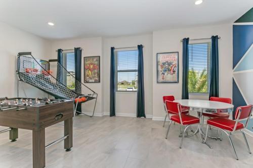 Superior 9 Bed Games Room, Pool Spa Themed Rooms! Home