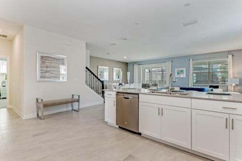 Superior 9 Bed Games Room, Pool Spa Themed Rooms! Home