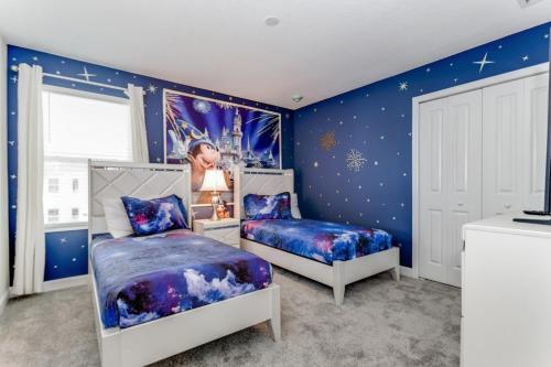 Superior 9 Bed Games Room, Pool Spa Themed Rooms! Home